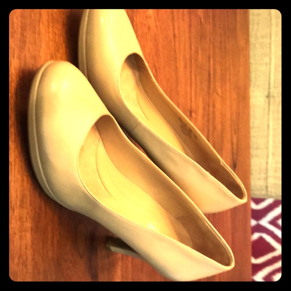 High heel shoes